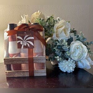 Freida and Joe Luxury Spa Set for Women & Men Tropical Milky Coconut Bath NWT